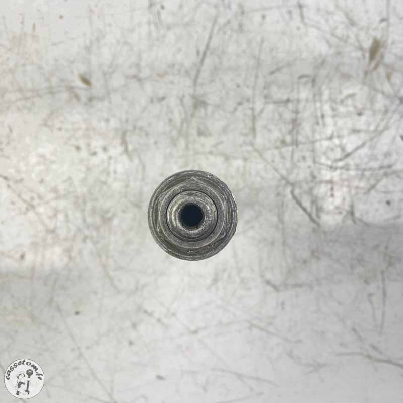 Axe de roue avant  Yamaha 450 yz 2011