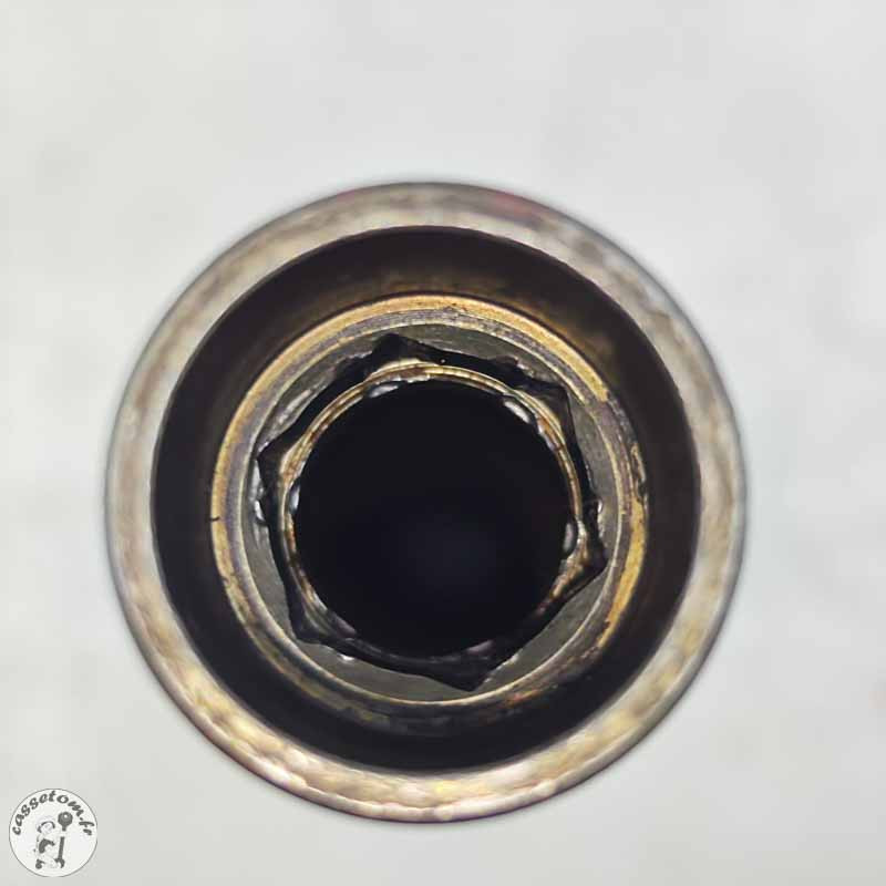 Axe de roue avant  Benelli 899 TNT  2008