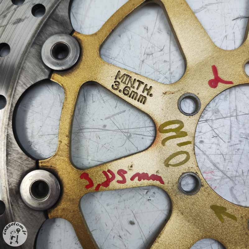 Disque avant droit  Benelli 899 TNT  2008