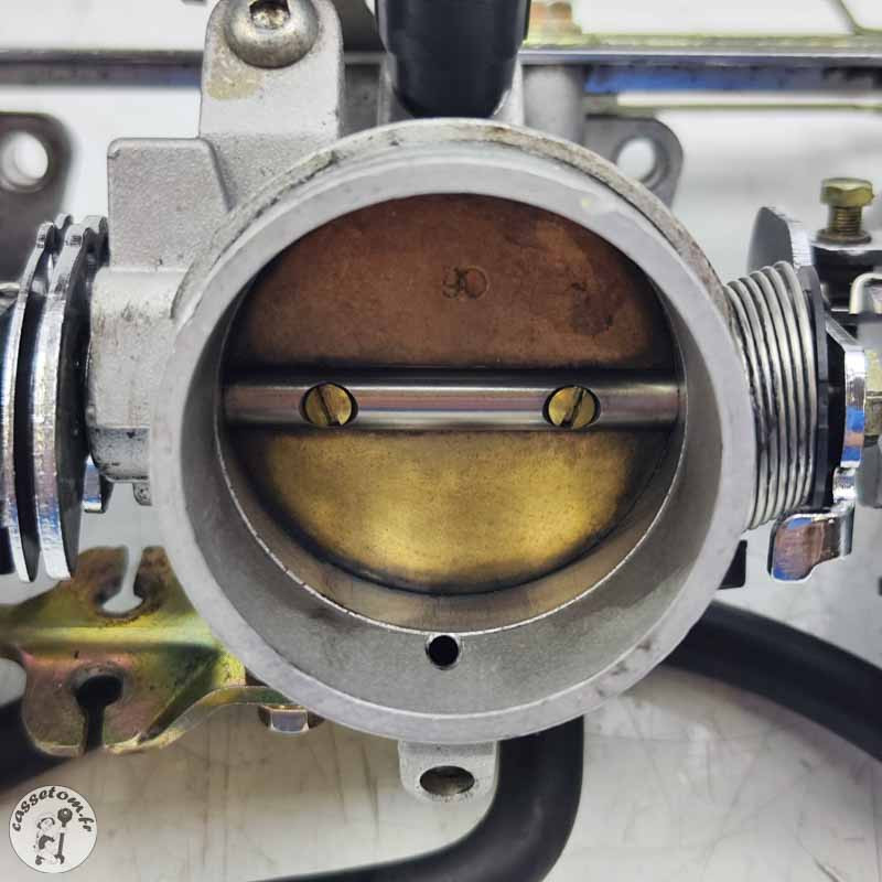 Rampe d'injection complete  Benelli 899 TNT  2008