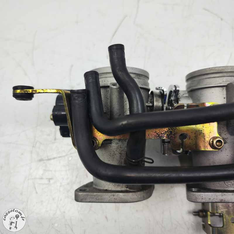 Rampe d'injection complete  Benelli 899 TNT  2008