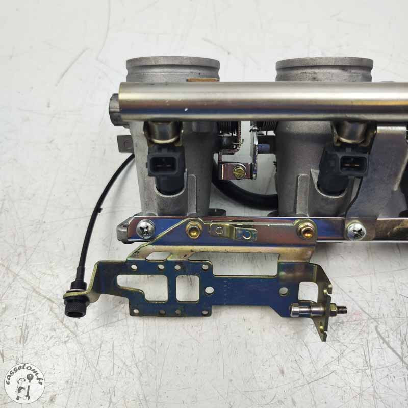 Rampe d'injection complete  Benelli 899 TNT  2008