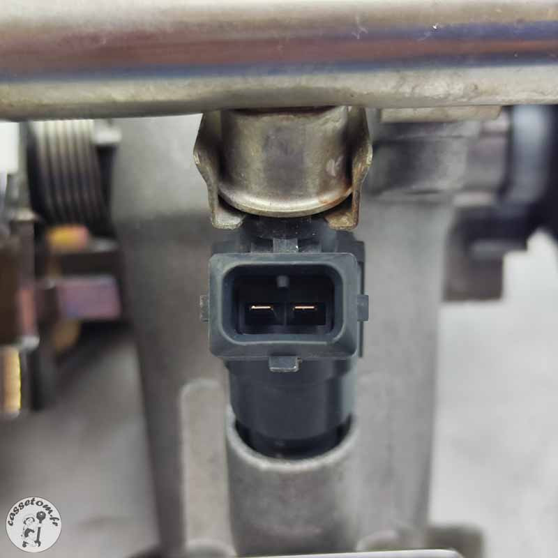 Rampe d'injection complete  Benelli 899 TNT  2008