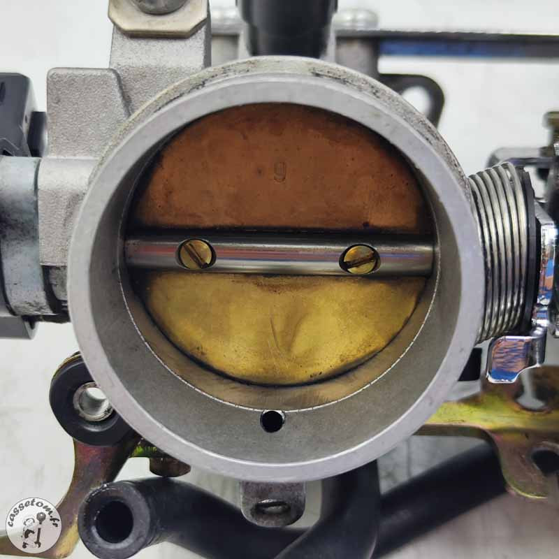 Rampe d'injection complete  Benelli 899 TNT  2008