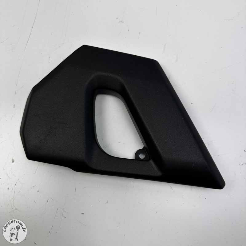 Cache moteur avant droit  Kawasaki 650 vulcan s  2022