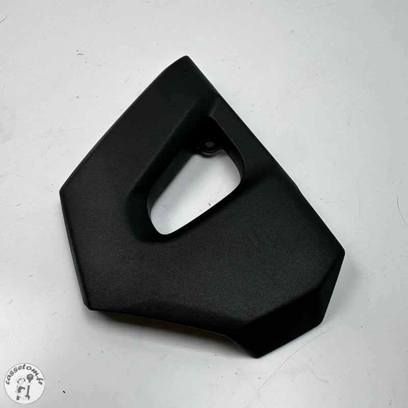 Cache moteur avant droit  Kawasaki 650 vulcan s  2022