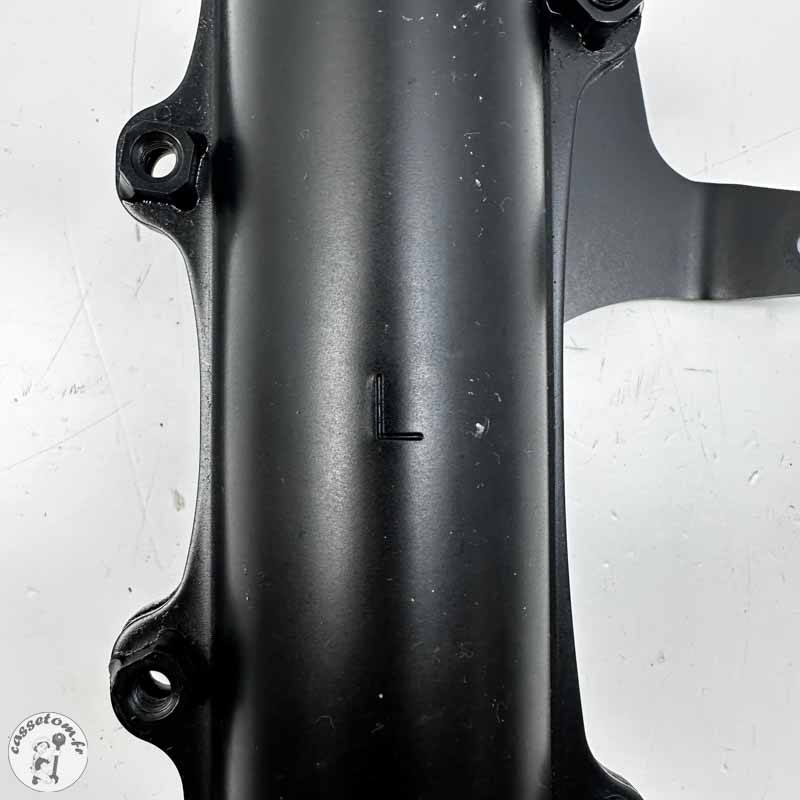 Support bulle gauche  Kawasaki 650 vulcan s  2022