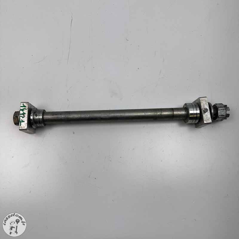 Axe de roue arrière  Kawasaki 650 vulcan s  2022