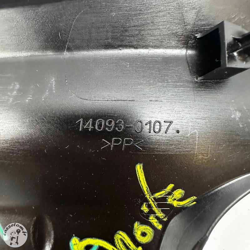 Cache sous réservoir droit Kawasaki 650 vulcan s  2022