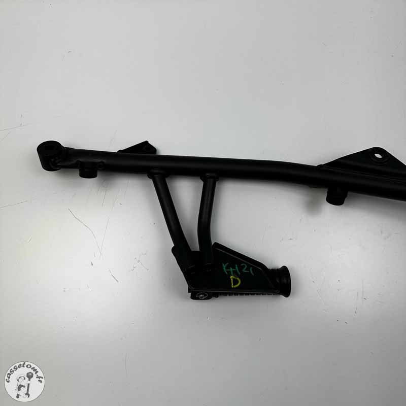 Platine + repose pied arrière droite  Kawasaki 650 vulcan s  2022