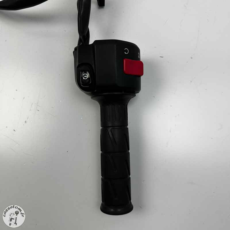 Commodo droit avec poignée de gaz  Kawasaki 650 vulcan s  2022