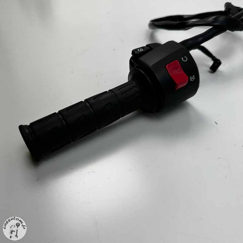 Commodo droit avec poignée de gaz  Kawasaki 650 vulcan s  2022