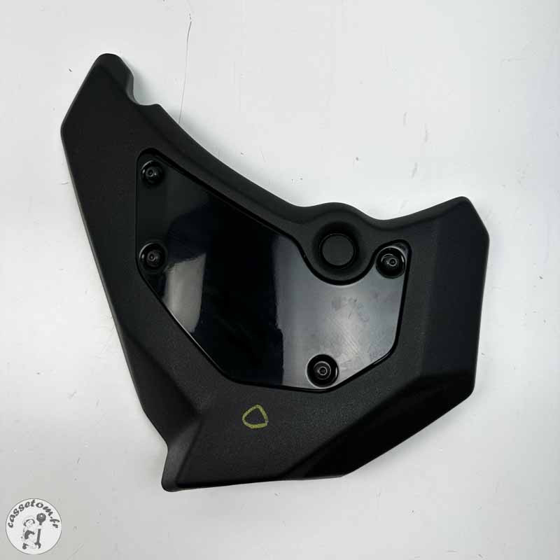 Protection platine avant droit  Kawasaki 650 vulcan s  2022