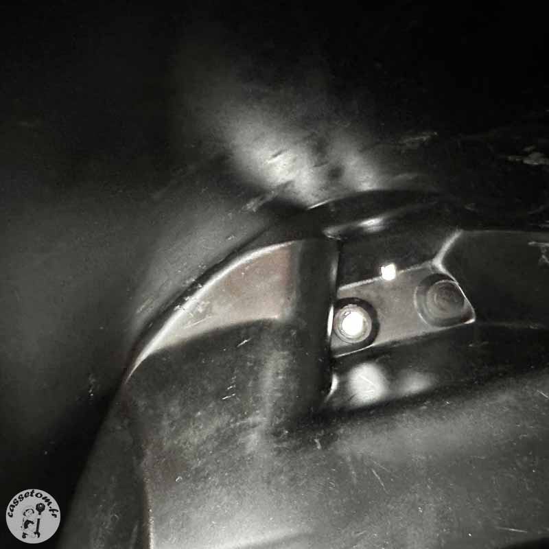 Coffre sous selle Peugeot 50 Vivacity | CasseTom