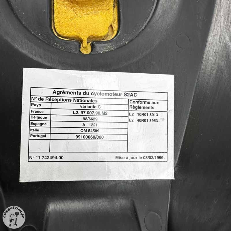 Selle  Peugeot 50 vivacity 2001