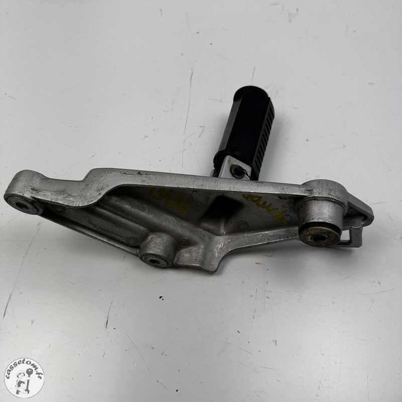 Platine arrière gauche avec cale pied Daelim 125 VT | CasseTom