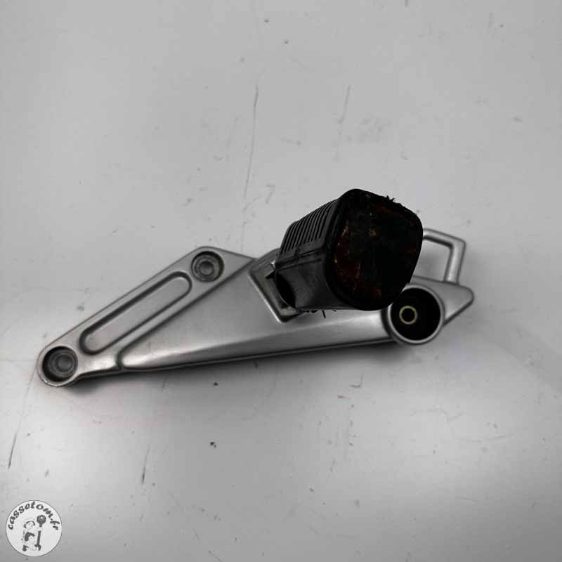 Platine arrière gauche avec cale pied Daelim 125 VT | CasseTom