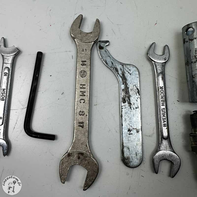 Trousse à outils  Daelim 125 VT 2002