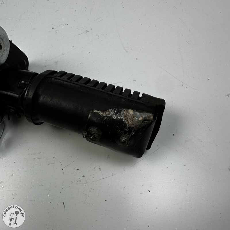 Platine Avant Gauche Repose Pied Daelim 125 VT | CasseTom