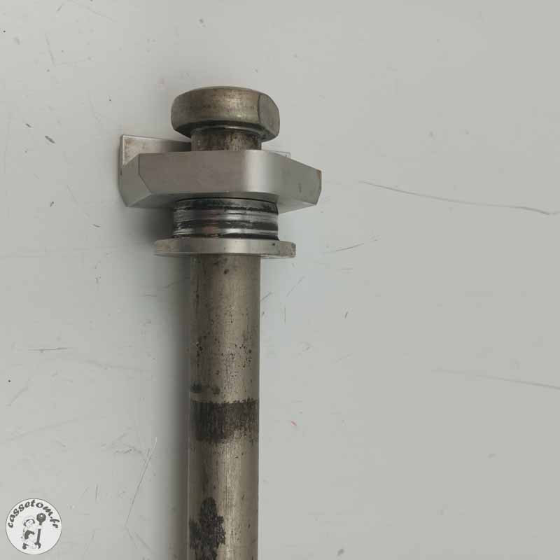 Axe de roue arrière BMW 800 F800R 2019 Occasion | CasseTom