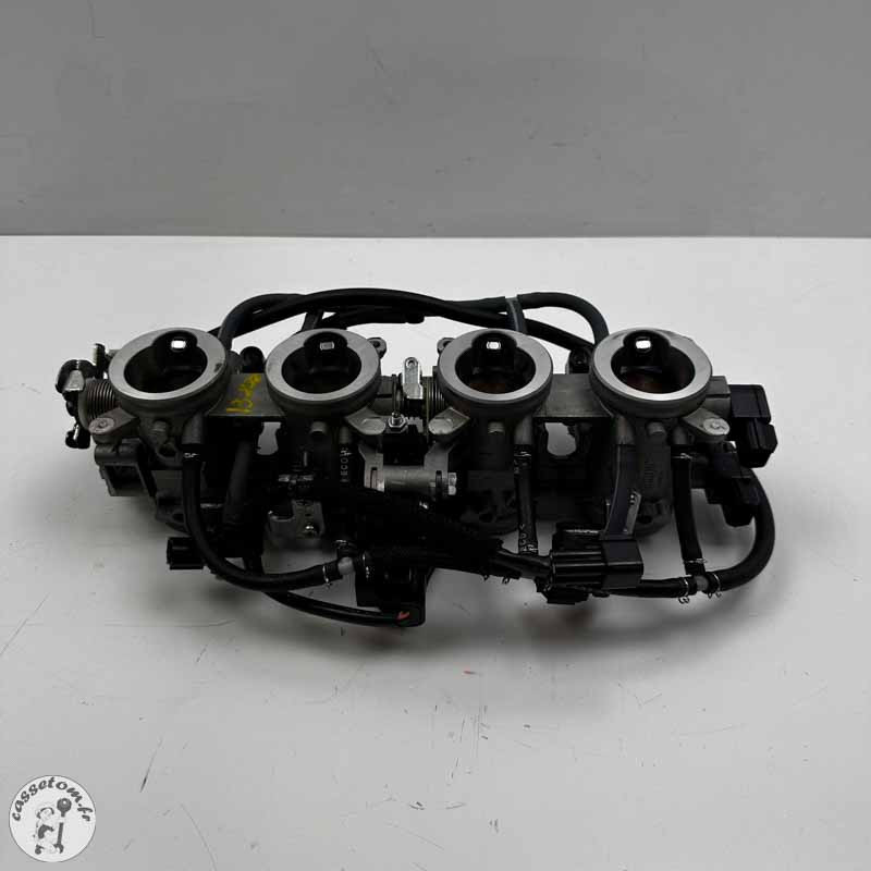 Rampe d'injection Kawasaki 900 Z 2020 Occasion | CasseTom