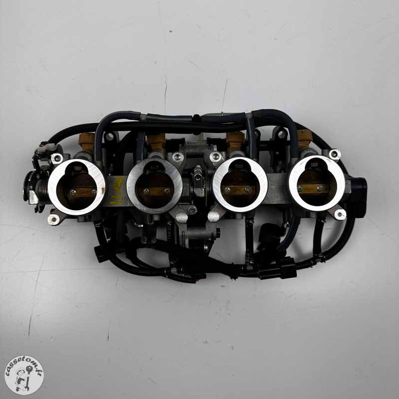 Rampe d'injection  Kawasaki 900 Z 2020