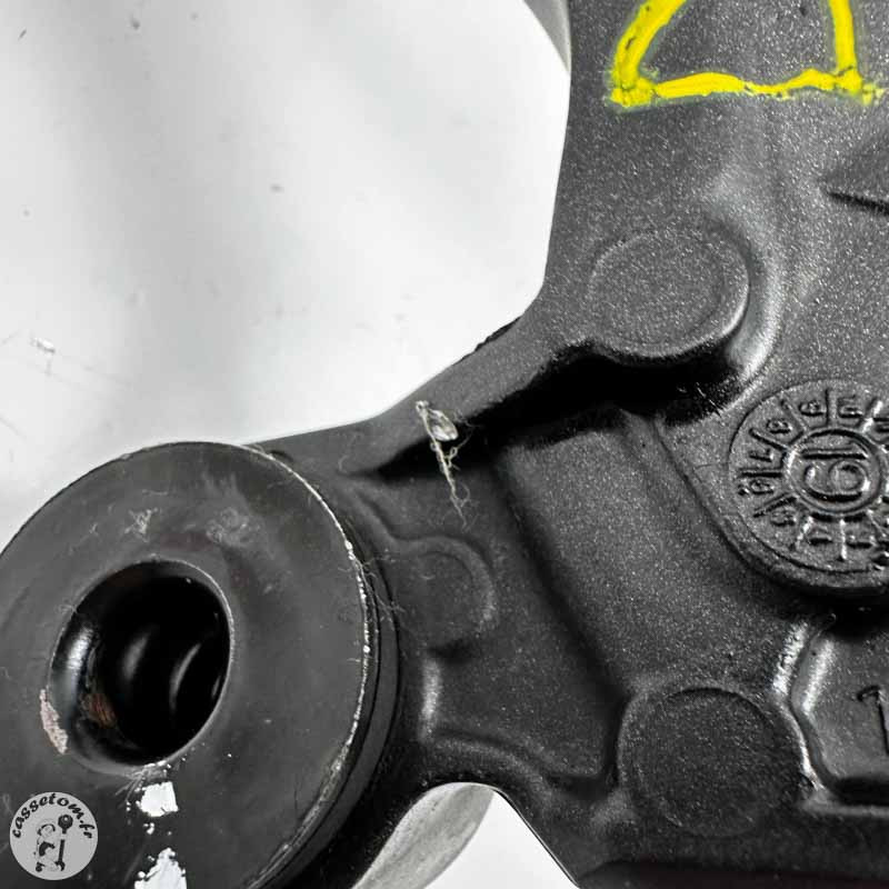 Platine + repose pied arrière droit Kawasaki 900 Z | CasseTom