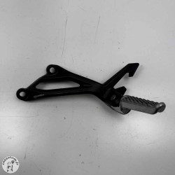 Platine + repose pied arrière gauche  Kawasaki 900 Z 2020