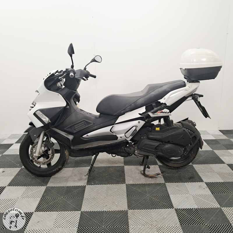 Aprilia SRMAX 125 Accidenté - Occasion | CasseTom