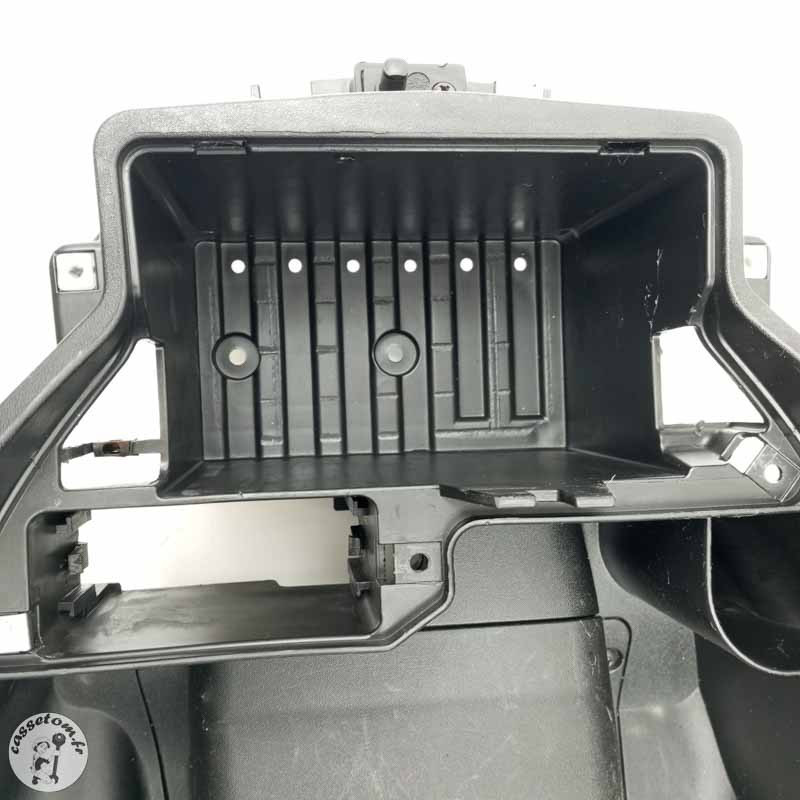 Coffre sous selle  Piaggio 300 beverly 2011