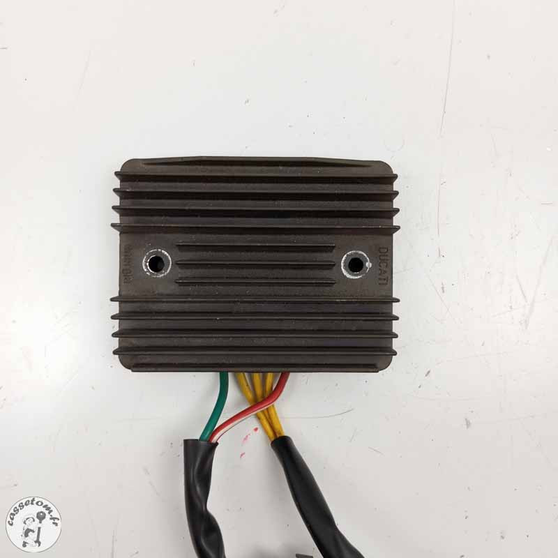 Régulateur de tension Piaggio 300 beverly 2011 | CasseTom