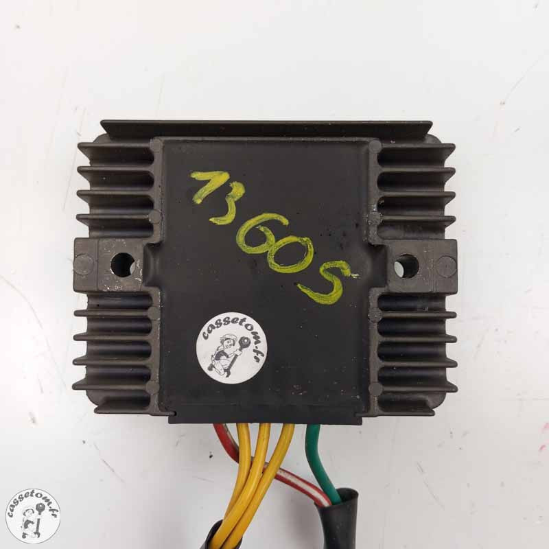 Régulateur de tension Piaggio 300 beverly 2011 | CasseTom