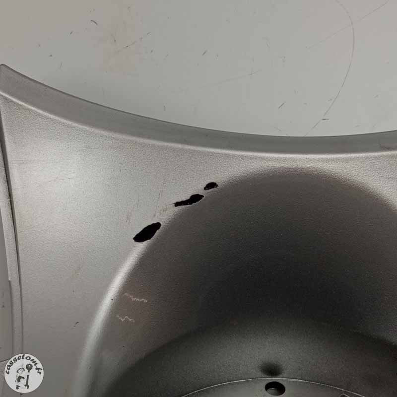 Couvercle  trappe à essence  Piaggio 300 beverly 2011