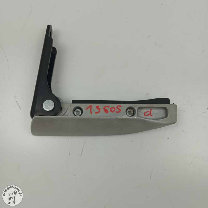 Repose pied arrière droit  Piaggio 300 beverly 2011