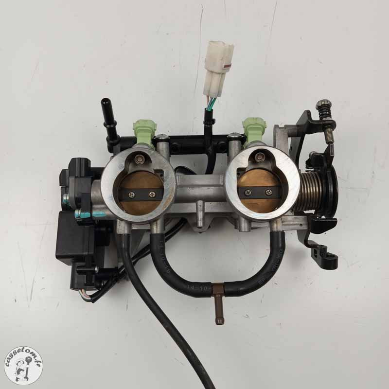 Rampe d' injection Kawasaki 650 Z 2017 Occasion | CasseTom