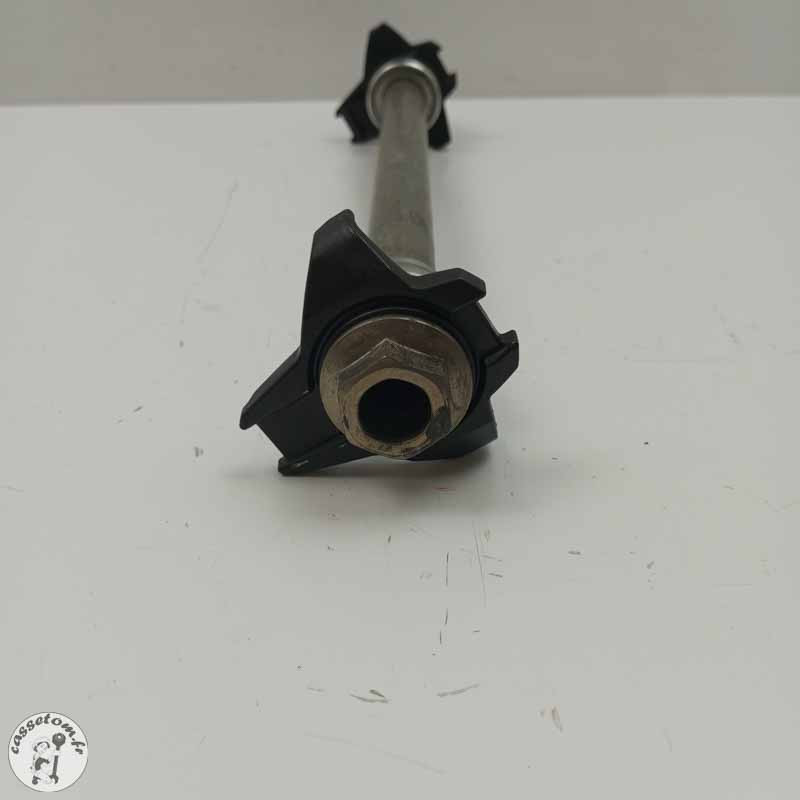 Axe de roue arrère Kawasaki  650 Z 2017