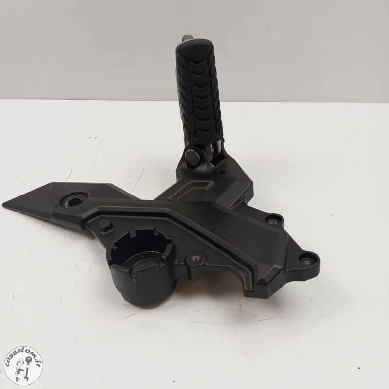 Platine repose pieds avant droit Kawasaki  650 Z 2017