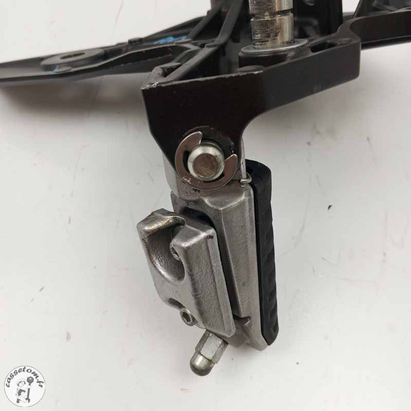 Platine repose pieds avant droit Kawasaki  650 Z 2017