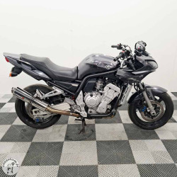 Yamaha FZS1000 998 2006 accidenté - La Casse de l'Oncle Tom