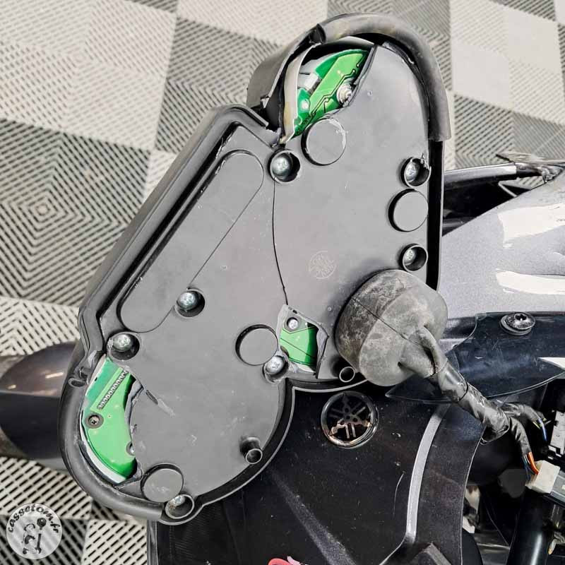 Yamaha FZS1000 998 2006 accidenté - La Casse de l'Oncle Tom