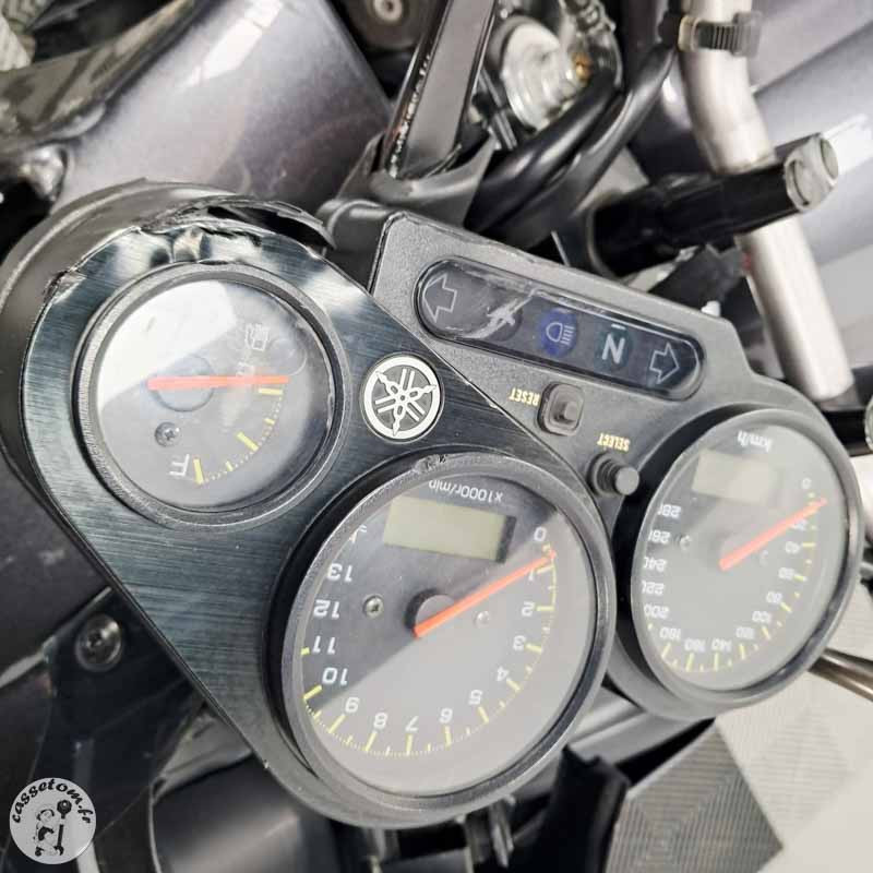 Yamaha FZS1000 998 2006 accidenté - La Casse de l'Oncle Tom