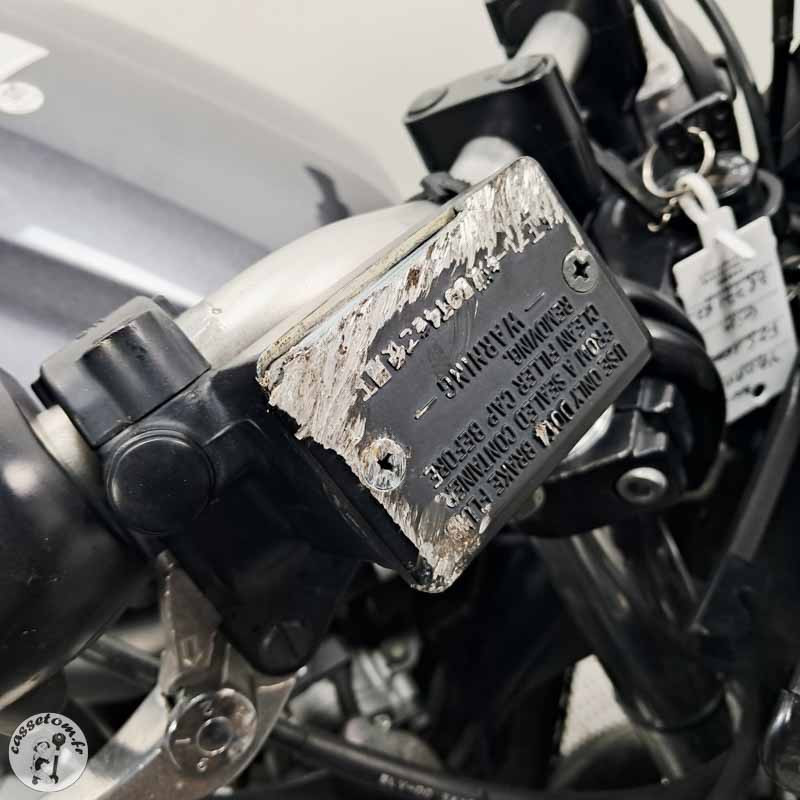 Yamaha FZS1000 998 2006 accidenté - La Casse de l'Oncle Tom
