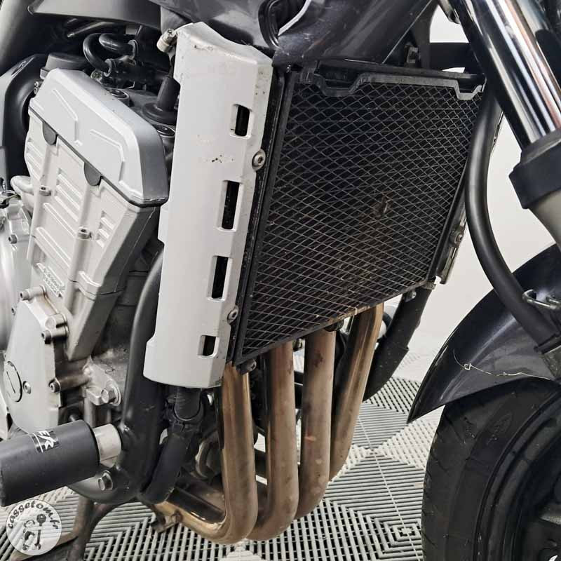 Yamaha FZS1000 998 2006 accidenté - La Casse de l'Oncle Tom