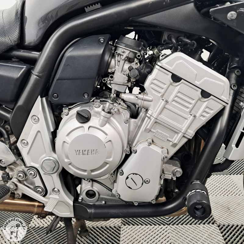 Yamaha FZS1000 998 2006 accidenté - La Casse de l'Oncle Tom
