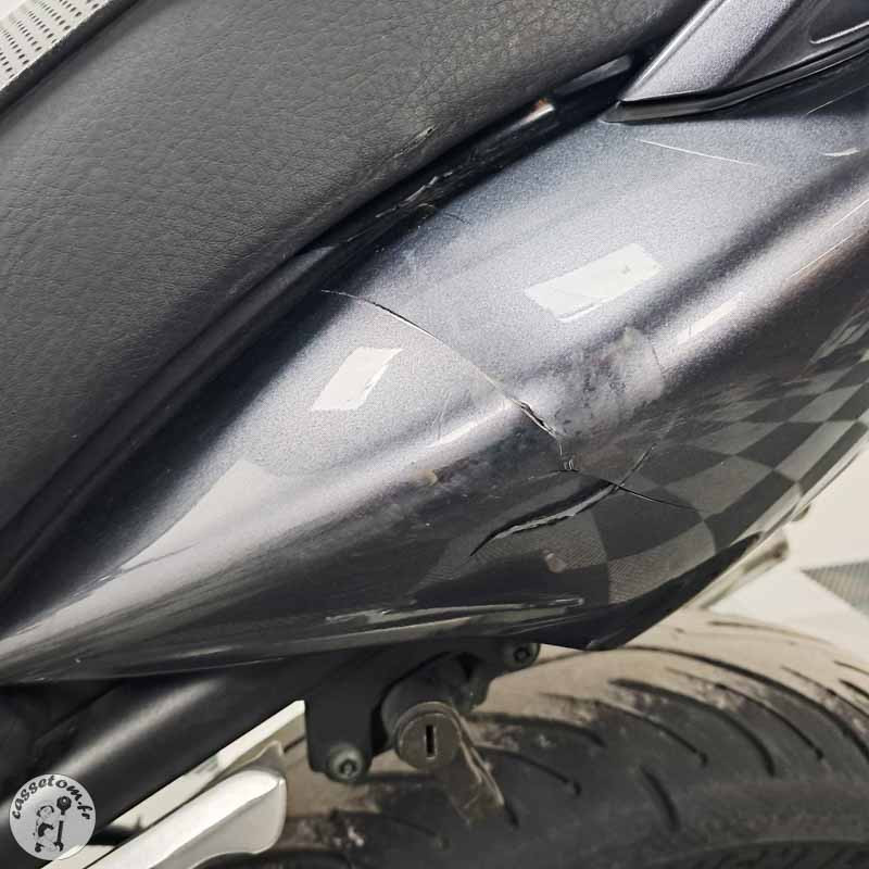 Yamaha FZS1000 998 2006 accidenté - La Casse de l'Oncle Tom