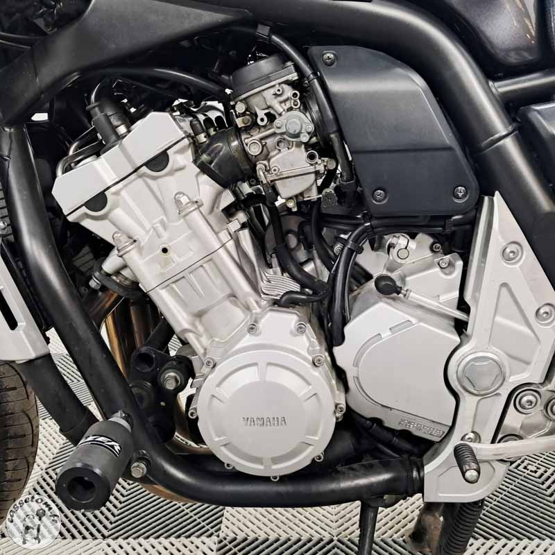 Yamaha FZS1000 998 2006 accidenté - La Casse de l'Oncle Tom