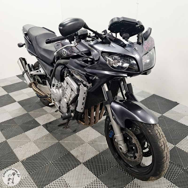 Yamaha FZS1000 998 2006 accidenté - La Casse de l'Oncle Tom