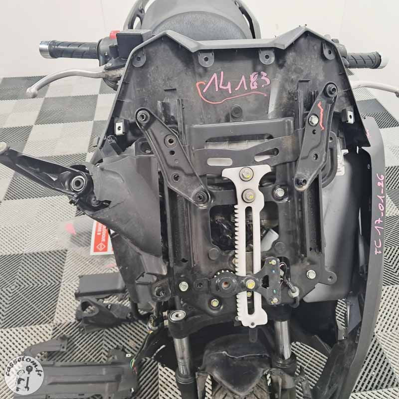 Honda NSS300A 300cc 2019 accidenté - La Casse de l'Oncle Tom