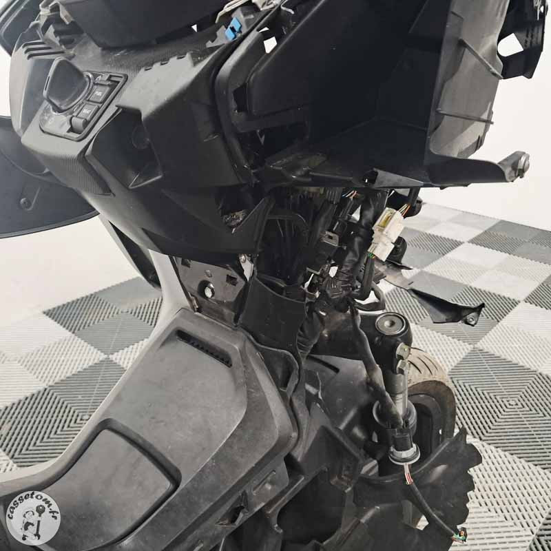 Honda NSS300A 300cc 2019 accidenté - La Casse de l'Oncle Tom