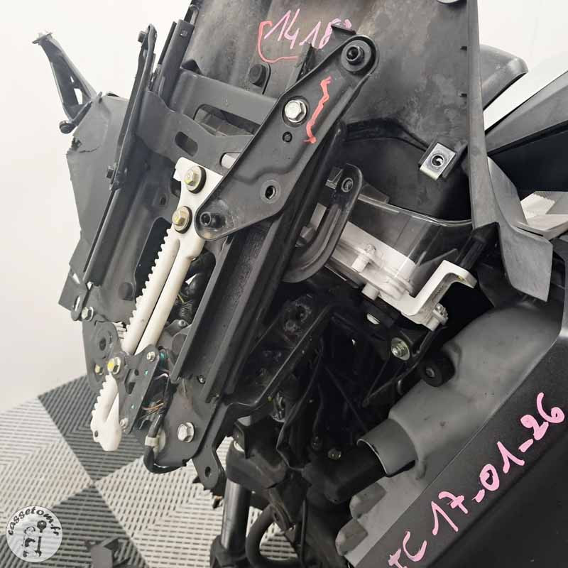 Honda NSS300A 300cc 2019 accidenté - La Casse de l'Oncle Tom